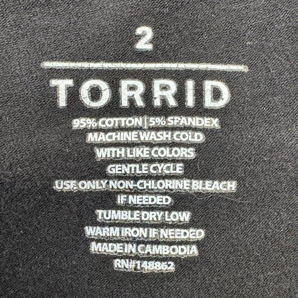 Torrid Capri Signature Waist Pocket Leggings Women +2 Black - Picture 4 of 5